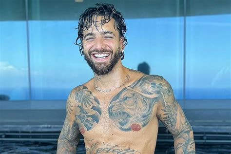 Maluma Shares Steamy, Nude Photos While Relaxing in Miami